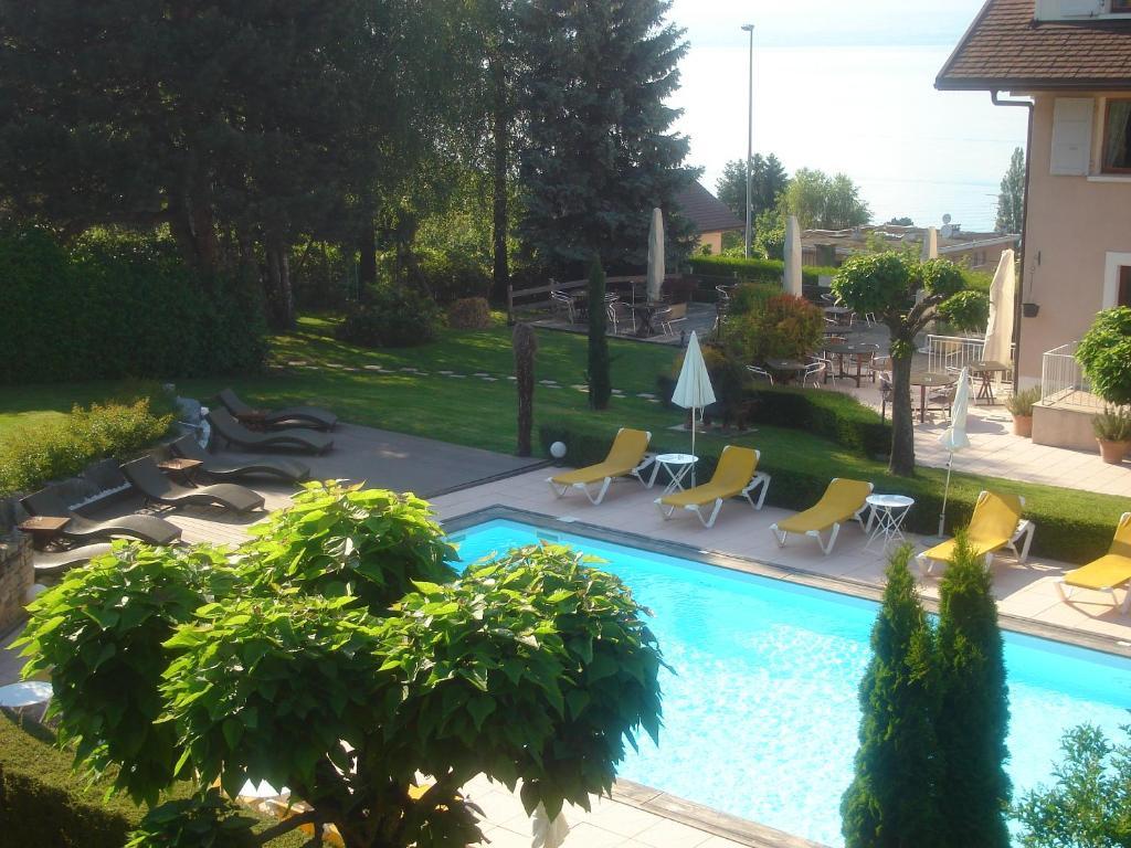 L'Oasis Hotell Évian-les-Bains Exteriör bild